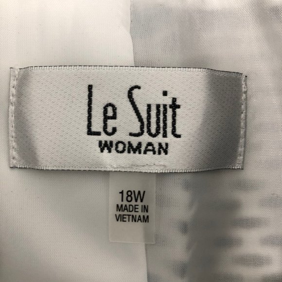 NWT - Le Suit Woman 2 pc Suit Black and White Jacket, Black Pants (Size 18W) - Picture 5 of 5